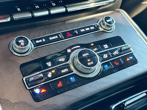 Used 2022 Lincoln Aviator Reserve w/ Elements Package Plus image 16