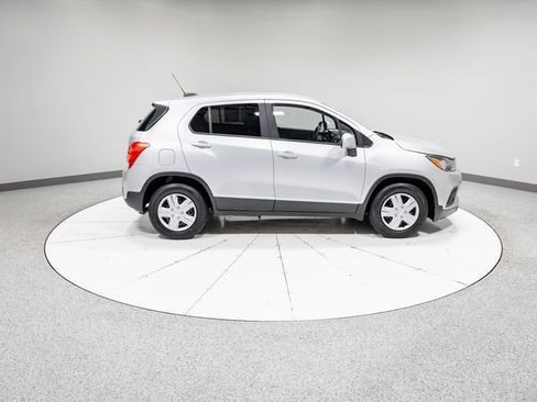 Used 2017 Chevrolet Trax LS w/ Fleet Convenience Package image 29