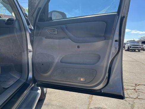 Used 2005 Toyota Sequoia SR5 image 29