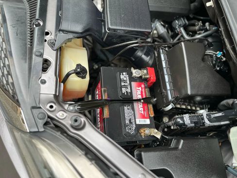 Used 2017 Toyota Sienna SE image 31