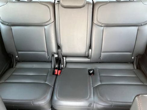 Used 2025 Ford Expedition Active AWD/4WD image 17