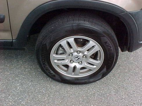 Used 2004 Honda CR-V EX image 3