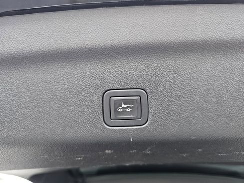 Used 2021 Chevrolet Suburban Premier w/ Premium Package image 13