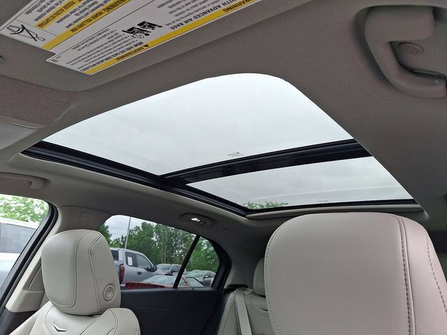 Certified 2023 Cadillac XT4 Luxury w/ Cold Weather Package AWD/4WD image 18