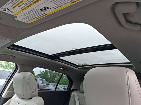 Certified 2023 Cadillac XT4 Luxury w/ Cold Weather Package AWD/4WD image 18