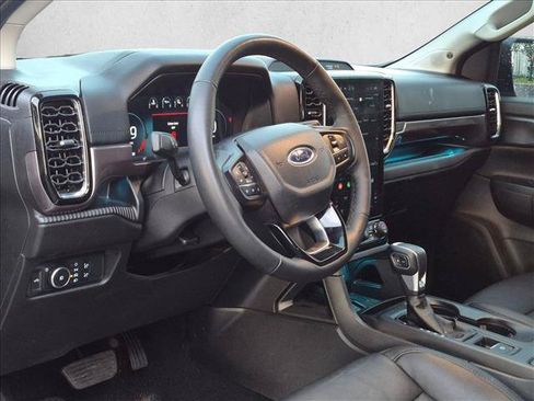 Used 2025 Ford Ranger Lariat w/ FX4 Off-Road Package AWD/4WD image 2