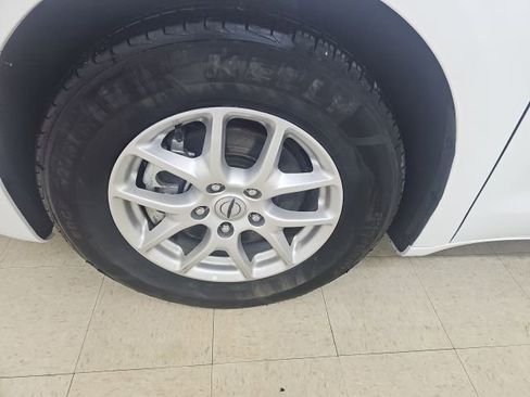 Used 2023 Chrysler Pacifica Touring-L image 24