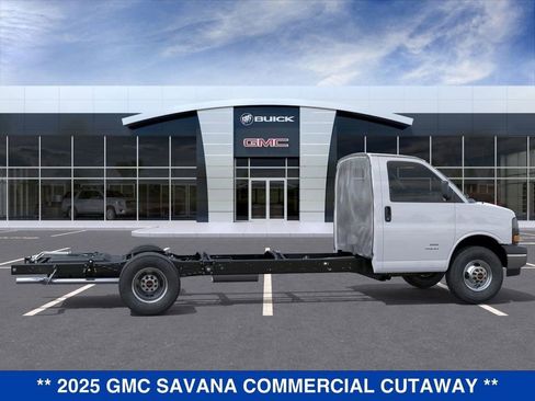 New 2025 GMC Savana 4500 w/ Power Convenience Package image 6