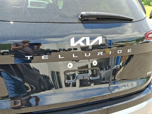 Used 2023 Kia Telluride S AWD/4WD image 30