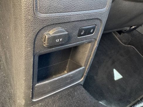 Used 2011 Volkswagen Jetta SE FWD image 18