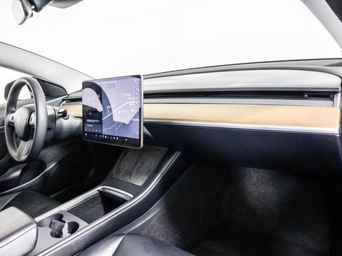Used 2021 Tesla Model 3 Performance image 17