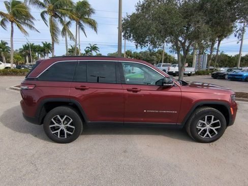 Used 2024 Jeep Grand Cherokee Limited image 4