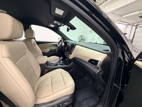 Certified 2023 Chevrolet Traverse LT w/ LT Premium Package image 30
