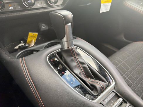 Used 2024 Honda HR-V Sport image 22