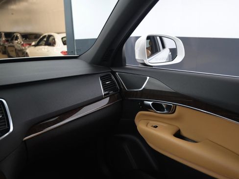 Used 2017 Volvo XC90 T5 Momentum w/ Momentum Plus Package image 23