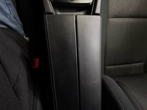 Certified 2025 Nissan Rogue SV image 23