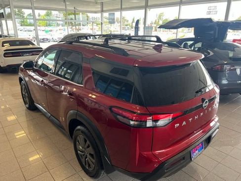 Used 2022 Nissan Pathfinder SV AWD/4WD image 9