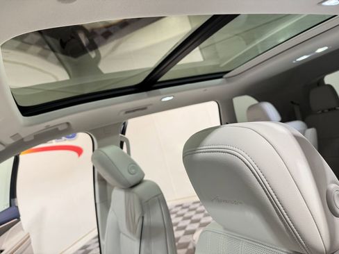 New 2026 Buick Enclave Avenir image 10