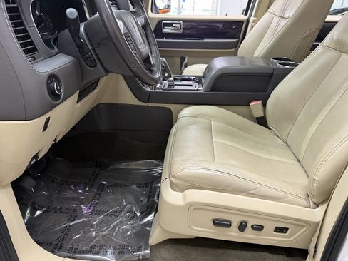 Used 2017 Lincoln Navigator L Reserve image 12