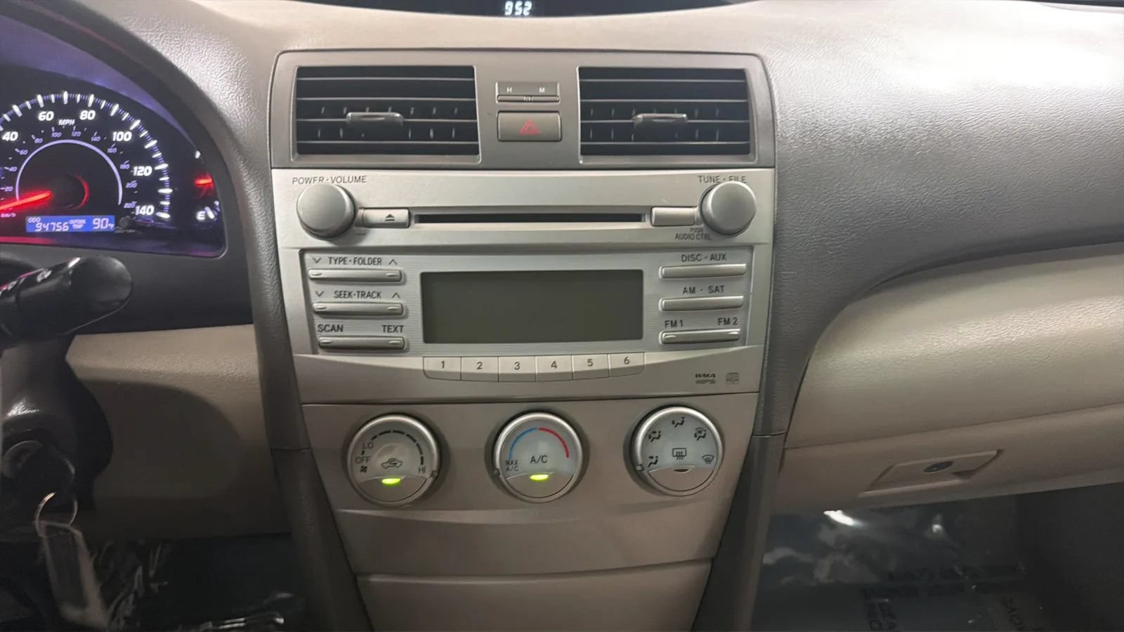 Used 2011 Toyota Camry FWD image 13