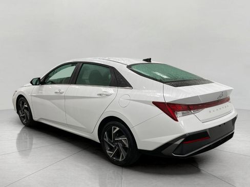 Used 2025 Hyundai Elantra SEL image 7
