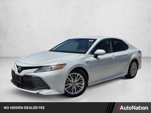 Used 2019 Toyota Camry XLE FWD image 1