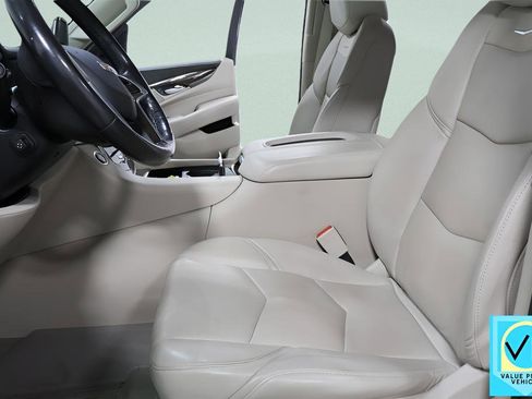 Used 2020 Cadillac Escalade ESV Premium Luxury image 10
