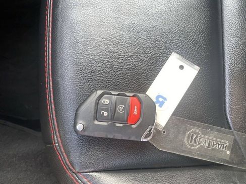 Used 2021 Jeep Gladiator Rubicon image 25