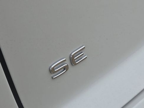 New 2026 Volkswagen Atlas Cross Sport SE AWD/4WD image 9