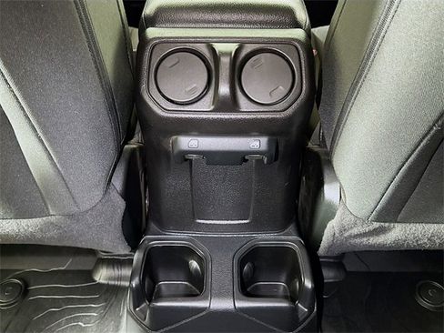 Used 2020 Jeep Wrangler Unlimited Sport S image 21