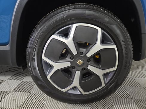 Used 2024 Rivian R1S Adventure AWD/4WD image 10