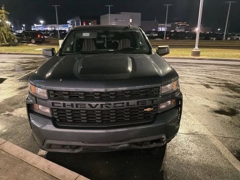 Used 2020 Chevrolet Silverado 1500 Custom w/ Custom Value Package image 19
