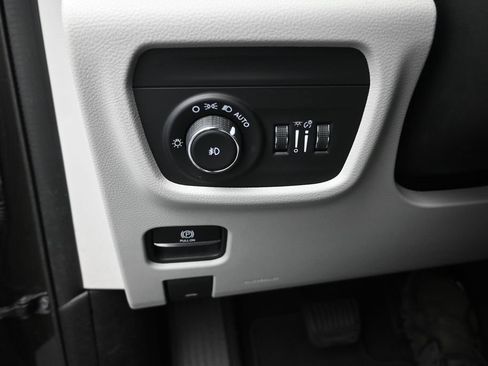 Used 2021 Jeep Grand Cherokee L Overland w/ Luxury Tech Group IV AWD/4WD image 12