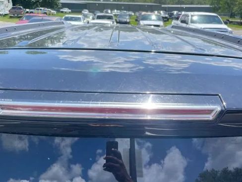 Used 2017 Cadillac Escalade ESV Platinum AWD/4WD image 13