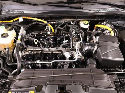 Used 2020 Ford Escape SE Sport image 21