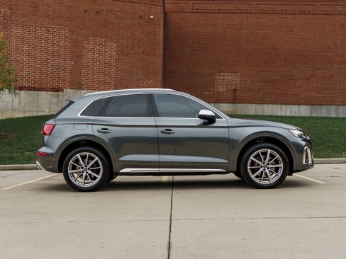 Used 2023 Audi SQ5 Premium Plus w/ Premium Plus Package image 3