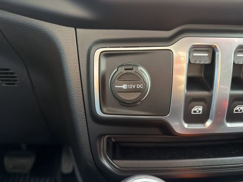 Used 2021 Jeep Wrangler Sport AWD/4WD image 46