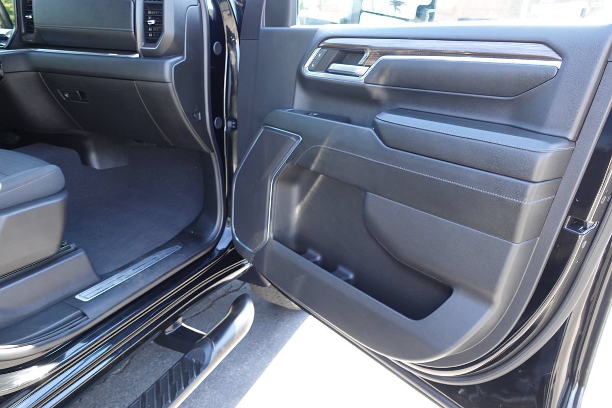 Used 2024 Chevrolet Silverado 2500 LT w/ Midnight Edition AWD/4WD image 34