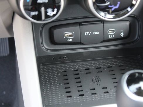 New 2026 Hyundai Venue SEL FWD image 21