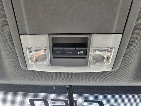 Used 2012 Ford F150 Lariat w/ Lariat Chrome Pkg image 30