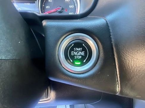 Used 2021 Chevrolet Suburban Z71 image 24