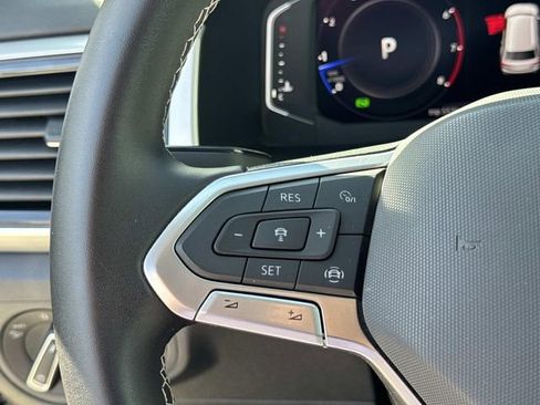 Certified 2022 Volkswagen Atlas SE w/ Panoramic Sunroof Package FWD image 18
