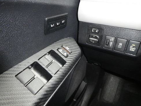 Used 2013 Toyota RAV4 Limited image 12