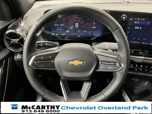 Used 2025 Chevrolet Equinox LT image 12