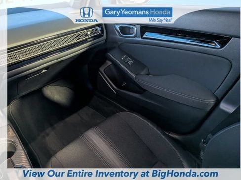 Used 2025 Honda Civic Sport image 17