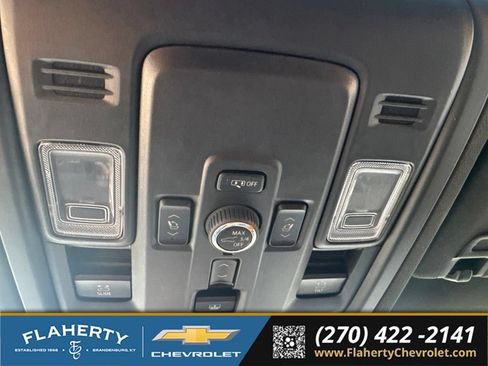 Used 2025 GMC Yukon Elevation w/ Elevation Premium Package AWD/4WD image 29