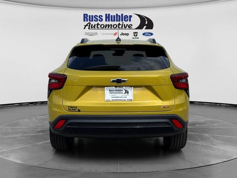 Used 2024 Chevrolet Trax RS w/ Driver Confidence Package FWD image 4