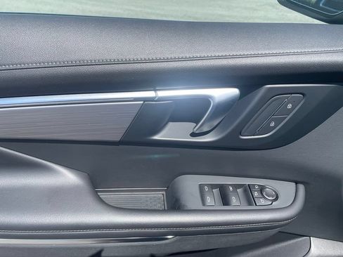 Used 2025 Buick Enclave Preferred FWD image 11