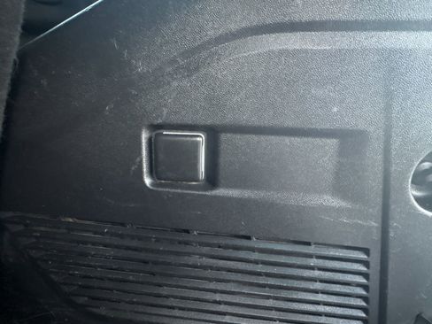 Used 2023 Chevrolet Tahoe Z71 image 30