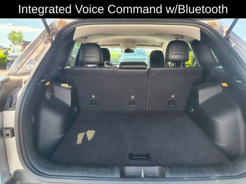 Used 2019 Jeep Cherokee Latitude Plus w/ Cold Weather Group AWD/4WD image 13